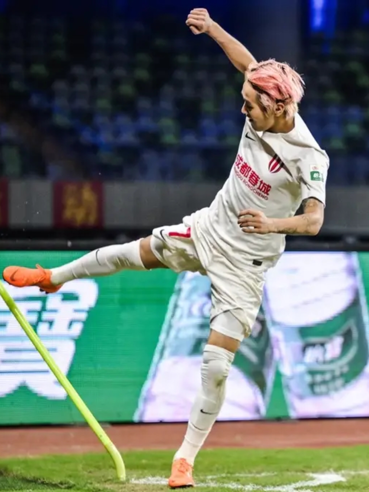 赛前荷甲传出新动向，尼斯伤情更新，管理层表态：悬念犹存，更衣室氛围转暖-爱游戏体育官网