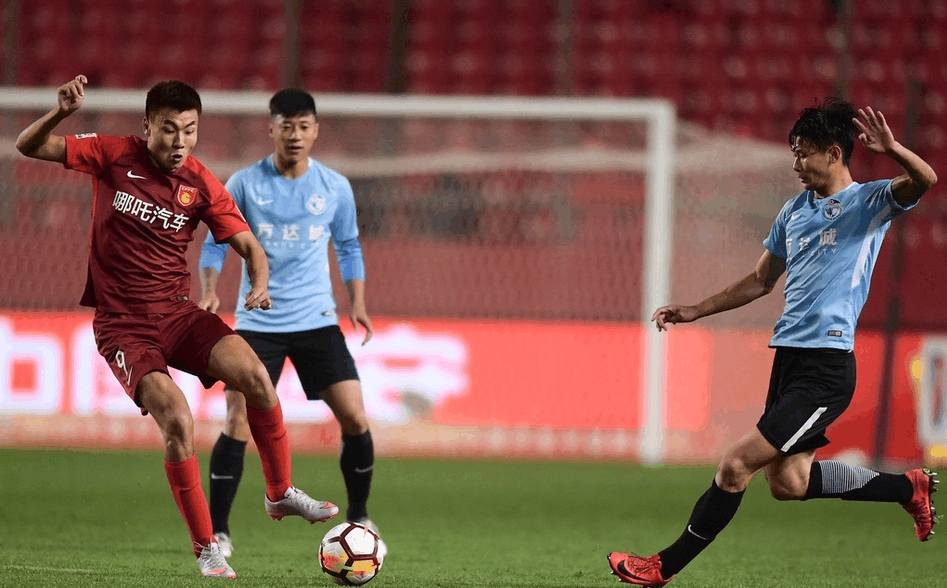中超今夜走向成谜,广州队遗憾出局,目标明确,身体对抗强度拉满-爱游戏官网